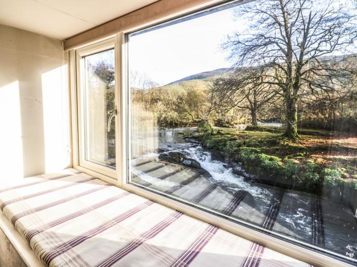 Pen y Bont, near Mallwyd, Gwynedd. Eryri. Off-road parking. Pet-friendly. Child-friendly. Riverside.