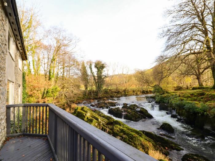 Pen y Bont, near Mallwyd, Gwynedd. Eryri. Off-road parking. Pet-friendly. Child-friendly. Riverside.