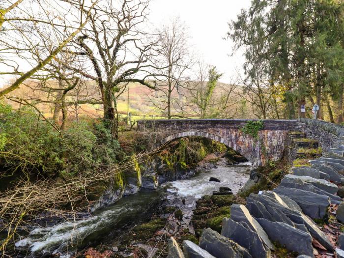 Pen y Bont, near Mallwyd, Gwynedd. Eryri. Off-road parking. Pet-friendly. Child-friendly. Riverside.