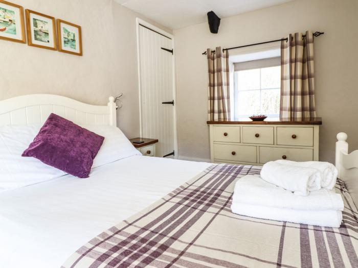 Pen y Bont, near Mallwyd, Gwynedd. Eryri. Off-road parking. Pet-friendly. Child-friendly. Riverside.