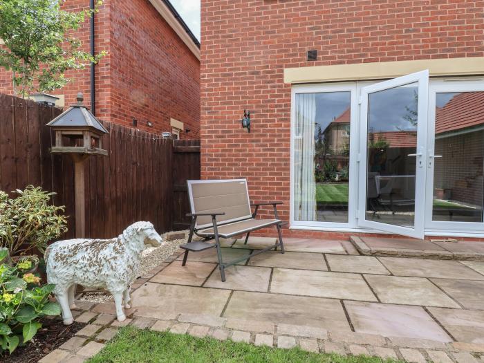 Tipton Towers, Nantwich, Cheshire. Off-road parking. Pet-friendly. Detached house. Garden. WiFi. TV.