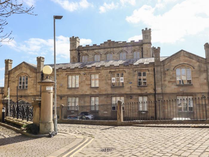 J P Pritchett in Huddersfield. Duplex apartment, close to amenities and a range of eateries, parking