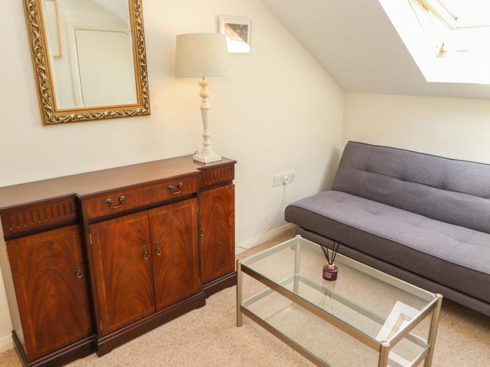 Ash Meadows, Kirkby Lonsdale, Cumbria. Near a National Park. Bedroom with Smart TV. Off-road parking