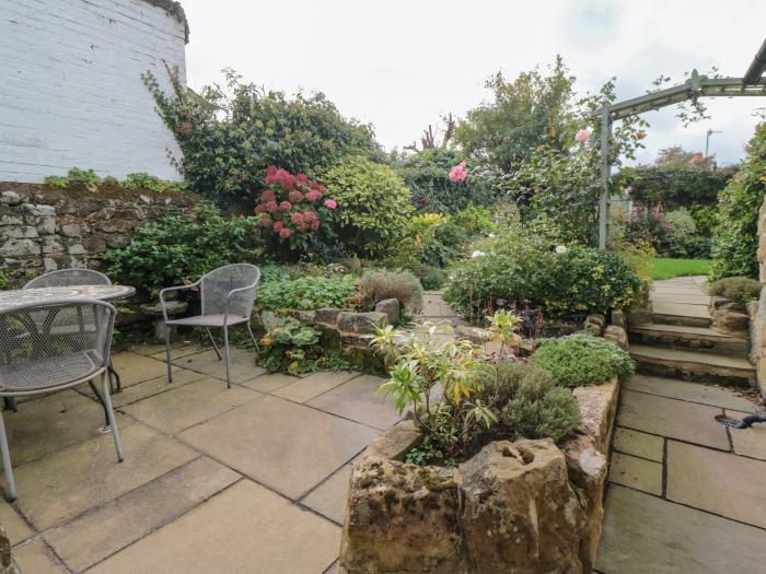 Inglenook Cottage, Guisborough, North Yorkshire. Woodburning stove. Pet-free. Enclosed garden patio.