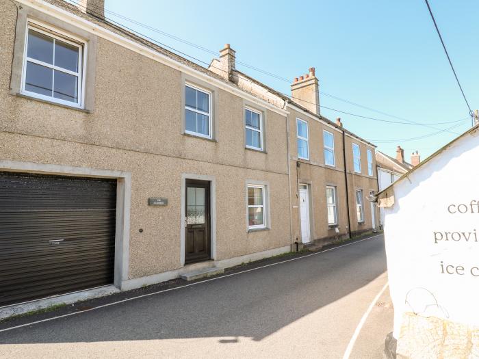 The Mariners in Coverack, Cornwall. Two-bedroom, reverse-level home, enjoying sea views. Near beach.