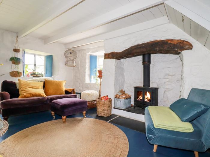 Pixie Nook, Warleggan near St Neot, Cornwall. One bedroom. Romantic. Hot tub. Woodburner. Character.