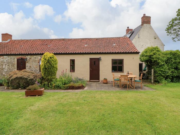 Mordon Moor Cottage, Sedgefield, County Durham. Rural location. Garden. Off-road parking. Woodburner