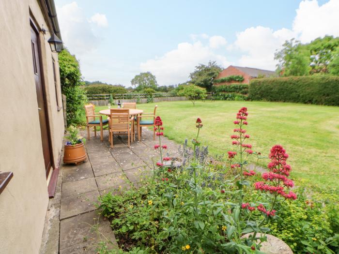 Mordon Moor Cottage, Sedgefield, County Durham. Rural location. Garden. Off-road parking. Woodburner