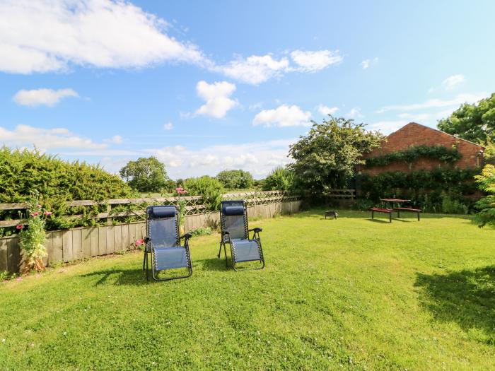 Mordon Moor Cottage, Sedgefield, County Durham. Rural location. Garden. Off-road parking. Woodburner