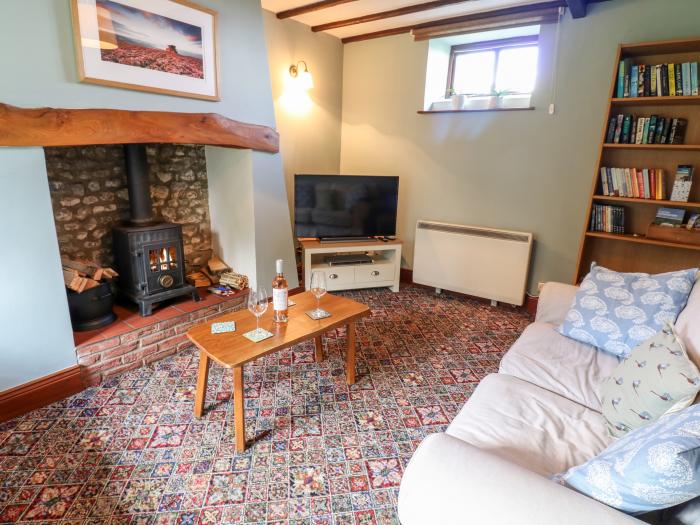 Mordon Moor Cottage, Sedgefield, County Durham. Rural location. Garden. Off-road parking. Woodburner