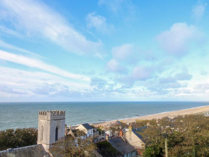 Bayview Villa in Fortuneswell, Devon. Situated near shops, pubs and Chesil Beach. Woodburning stoves