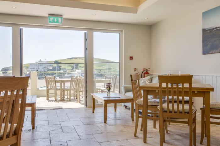 14 Burgh Island Causeway, Bigbury-On-Sea. First-floor apartment. Stunning sea and beach views. WiFi.