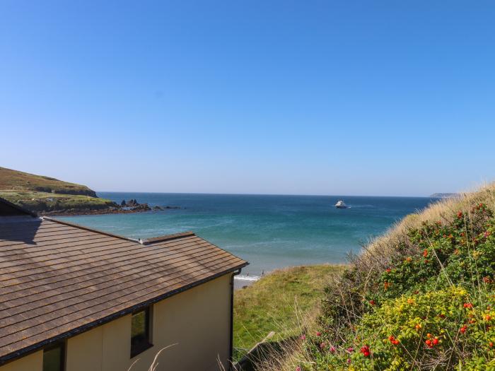 14 Burgh Island Causeway, Bigbury-On-Sea. First-floor apartment. Stunning sea and beach views. WiFi.