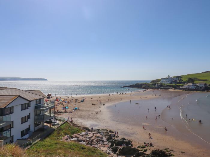 14 Burgh Island Causeway, Bigbury-On-Sea. First-floor apartment. Stunning sea and beach views. WiFi.