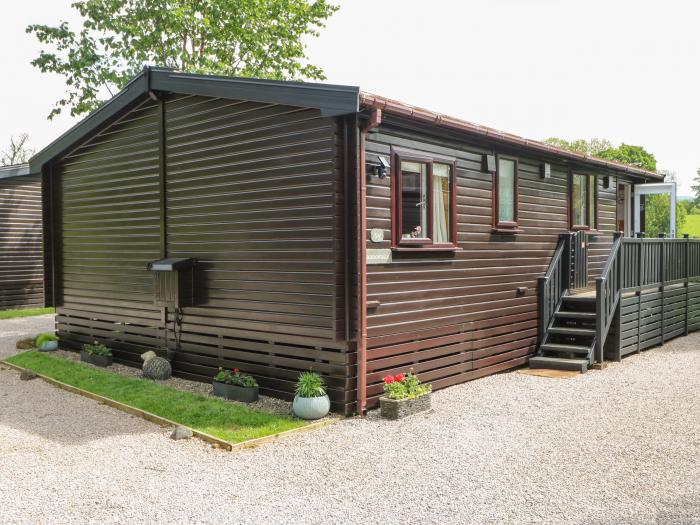 Borrowdale Lodge in Keswick, Cumbria. In a National Park. Off-road parking. Pet-free. Mountain views