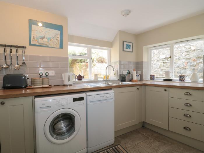 Lavendar Cottage, Lyme Regis, Dorset. Character cottage. Over three floors. Pet-friendly. Beach near