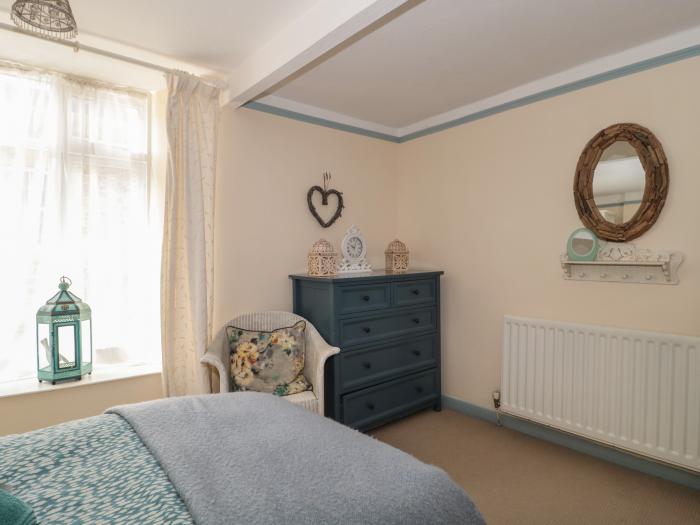 Lavendar Cottage, Lyme Regis, Dorset. Character cottage. Over three floors. Pet-friendly. Beach near