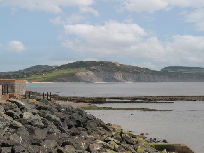 Lavendar Cottage, Lyme Regis, Dorset. Character cottage. Over three floors. Pet-friendly. Beach near