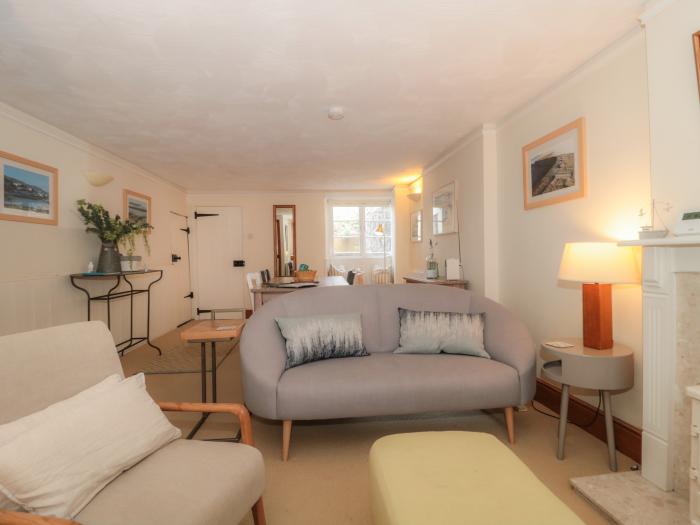 Lavendar Cottage, Lyme Regis, Dorset. Character cottage. Over three floors. Pet-friendly. Beach near