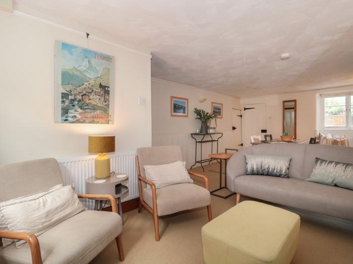 Lavendar Cottage, Lyme Regis, Dorset. Character cottage. Over three floors. Pet-friendly. Beach near