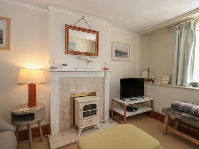 Lavendar Cottage, Lyme Regis, Dorset. Character cottage. Over three floors. Pet-friendly. Beach near