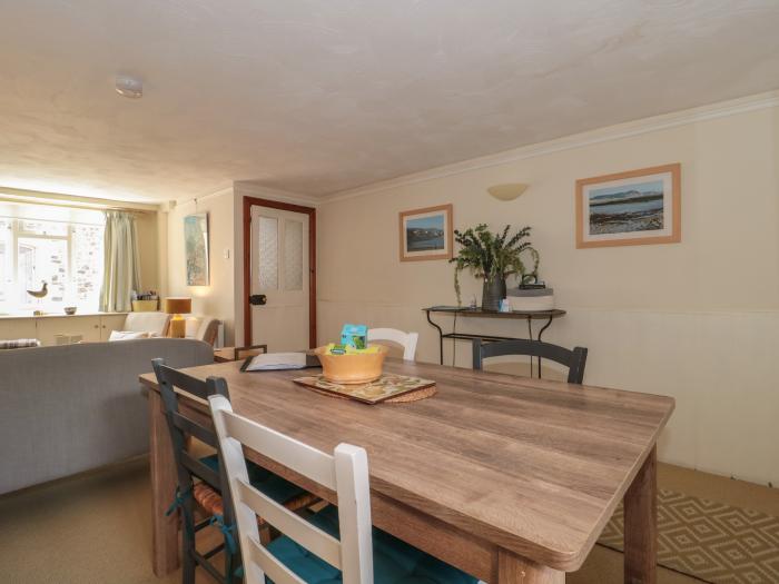 Lavendar Cottage, Lyme Regis, Dorset. Character cottage. Over three floors. Pet-friendly. Beach near