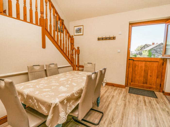 Bodnant, Tywyn, Gwynedd, Wales. Smart TV. Open-plan. In Eryri National Park. Sleeps five. Parking x2