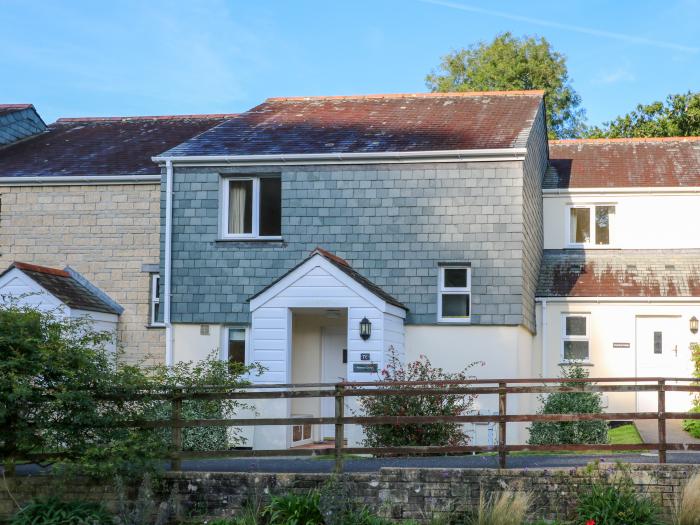 Primrose Cottage, is in Goldenbank near Falmouth, Cornwall. Close to the Lizard Heritage Coast. 3bed