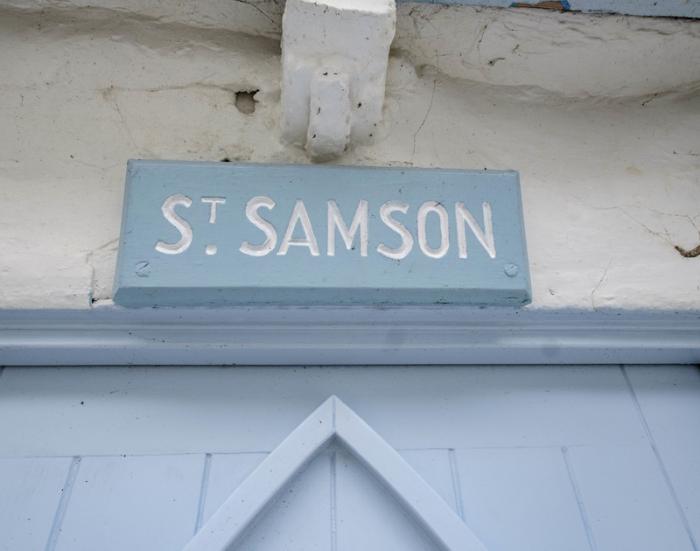 St Samson, Port Isaac, Cornwall. Pet-friendly. Near the harbour. Allocated parking nearby. Smart TV.