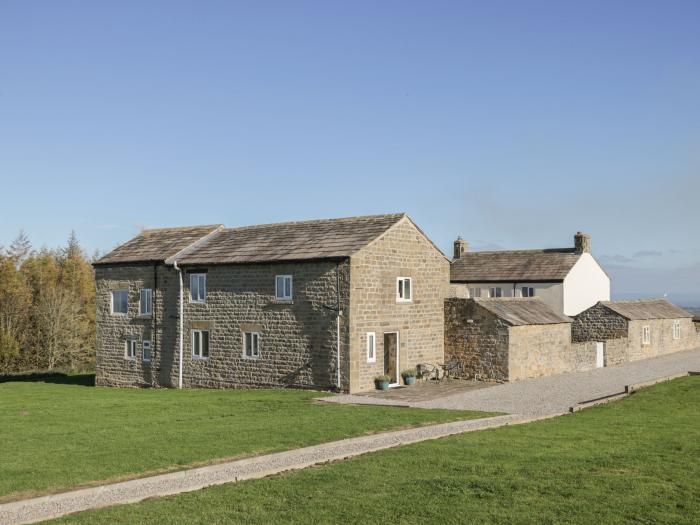 The Granary is near Masham, North Yorkshire. One-bedroom barn conversion, ideal for couples. In AONB