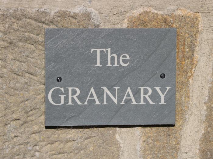 The Granary is near Masham, North Yorkshire. One-bedroom barn conversion, ideal for couples. In AONB