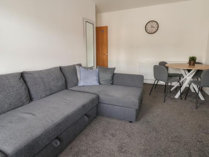 Apartment 4, Conwy, North Wales. Second-floor living. Close to amenities. Near a National Park. WiFi