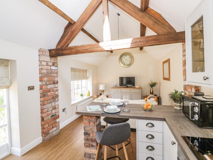 The Dairy near Market Bosworth, Leicestershire. Romantic dwelling. One pet welcome. Open-plan living