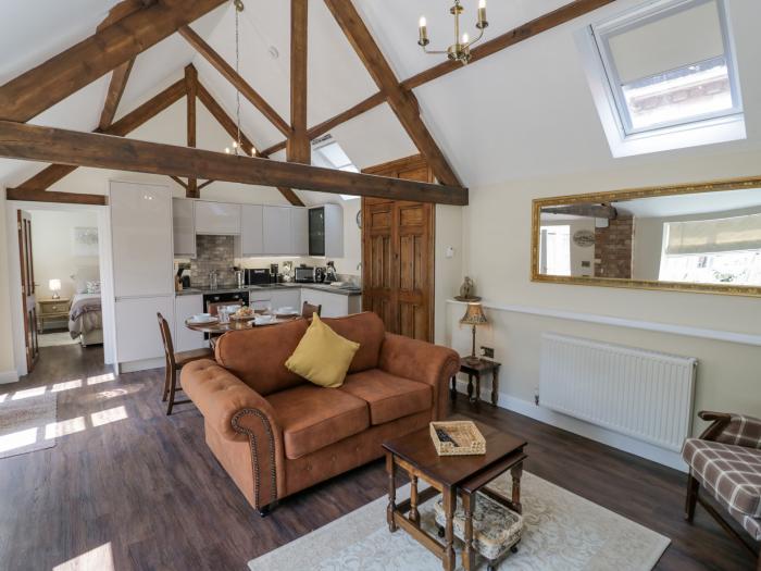 The Nest near Market Bosworth, Leicestershire. Single-storey. Pet-friendly. Parking. Enclosed patio.