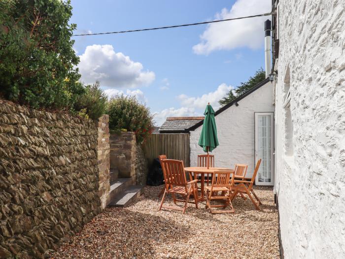 Waytown Cottage, Shirwell Cross near Barnstaple, Devon. Near a National Park. Off-road parking. 3bed