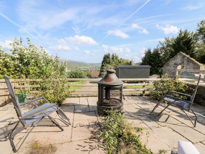 Peacock Cottage is in Talybont-on-Usk, Powys. Three-bedroom home with rural views and hot tub. Pets.