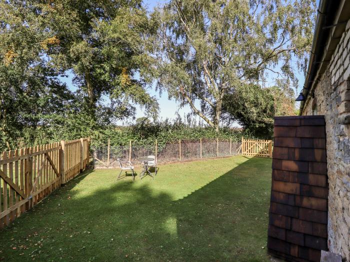 Swallow's Nest near Hibaldstow, Lincolnshire. Single-storey cottage. Woodburning stove. Pet-friendly