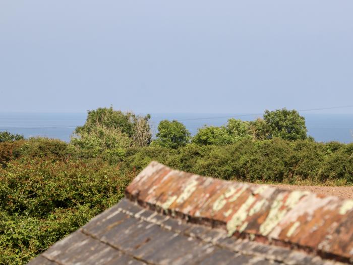 The Barn at Trevothen Farm, Coverack, Cornwall. Two-bedroom barn conversion with sea glimpses, WiFi.