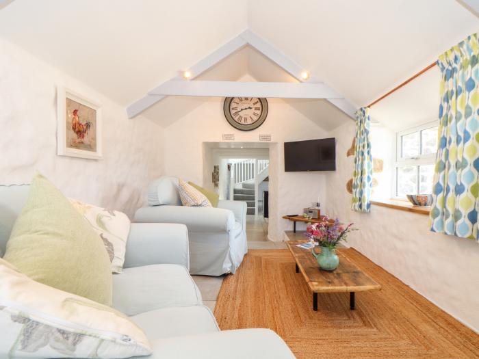 The Barn at Trevothen Farm, Coverack, Cornwall. Two-bedroom barn conversion with sea glimpses, WiFi.