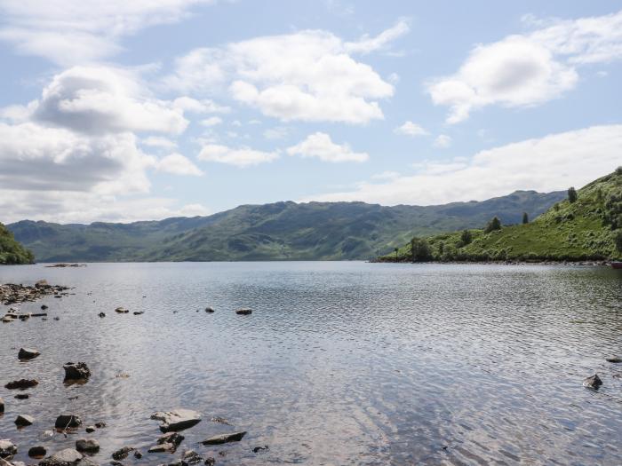 Croft House, Morar, near Mallaig, Scotland. Lake views. Close to a beach. Off-road parking. Smart TV