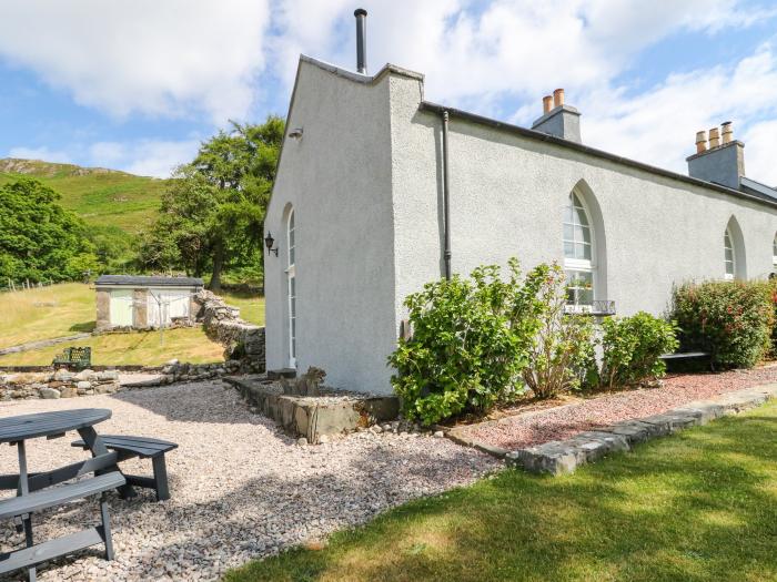 The Old Schoolhouse, Morar near Mallaig, Inverness. Off-road parking. Stunning views. En-suite rooms