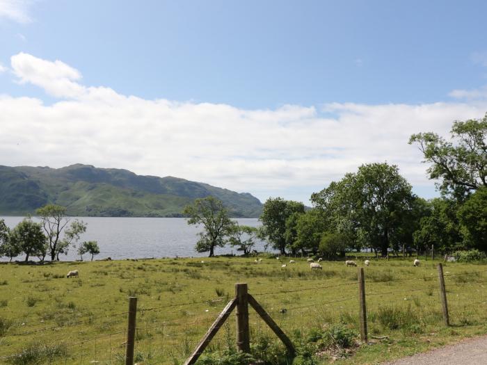 The Old Schoolhouse, Morar near Mallaig, Inverness. Off-road parking. Stunning views. En-suite rooms