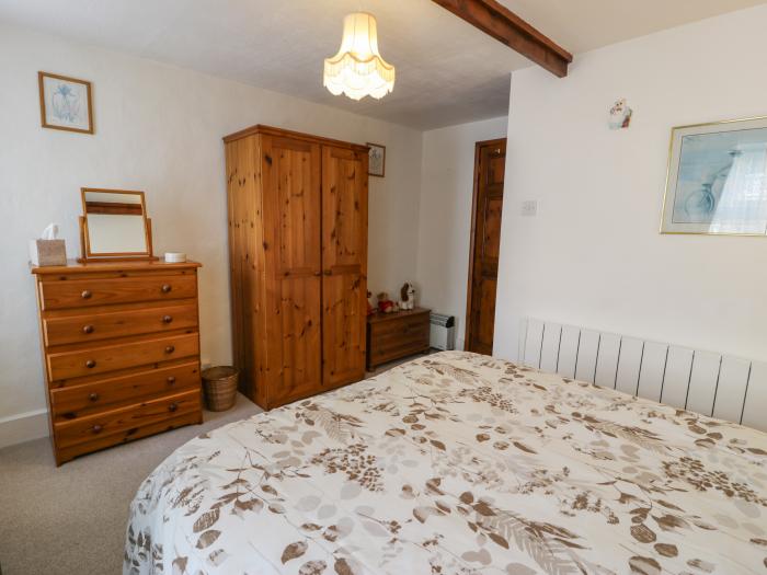 Bodalaw is in Trawsfynydd, Gwynedd. In National Park. Two-bedroom cottage with rural, mountain views