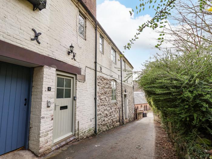 The Arms House Ironbridge, Shropshire Hills AONB, Permit Parking, Open Plan, Two Dogs, 2 x King Bed.