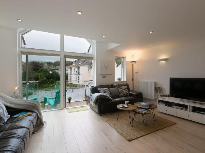 Panacea, St Ives, Cornwall. Close to shop and pub. Beach. WiFi. Duplex apartment. TV. Three bedrooms