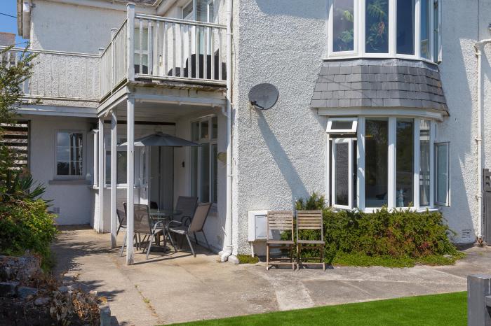 2 Sycamore Apartments, Carbis Bay, Cornwall. Ground-floor base. 2-beds. Pet friendly. Child-friendly