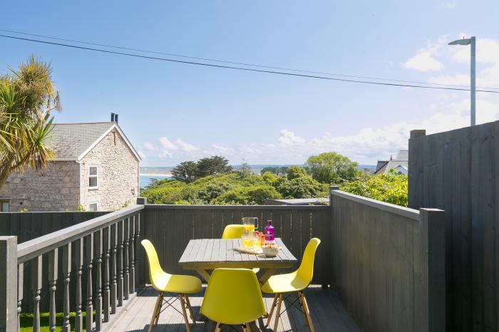 2 Sycamore Apartments, Carbis Bay, Cornwall. Ground-floor base. 2-beds. Pet friendly. Child-friendly