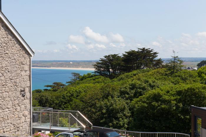 2 Sycamore Apartments, Carbis Bay, Cornwall. Ground-floor base. 2-beds. Pet friendly. Child-friendly