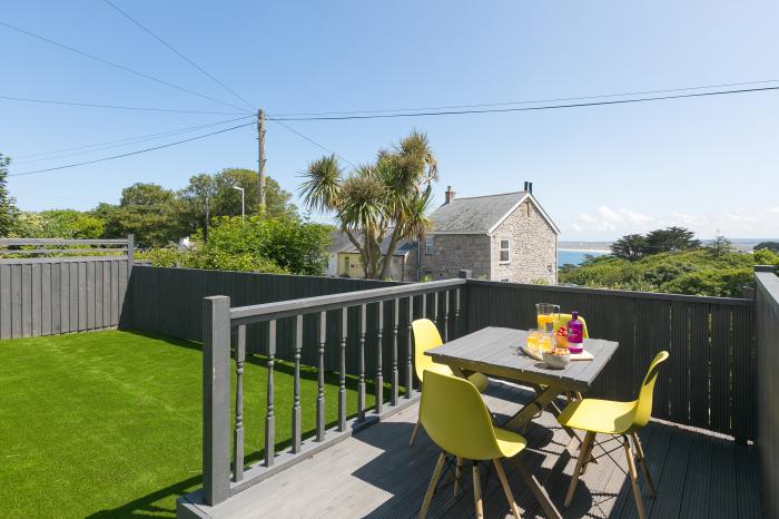 2 Sycamore Apartments, Carbis Bay, Cornwall. Ground-floor base. 2-beds. Pet friendly. Child-friendly