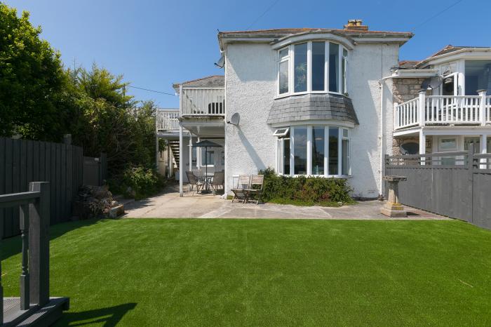 2 Sycamore Apartments, Carbis Bay, Cornwall. Ground-floor base. 2-beds. Pet friendly. Child-friendly